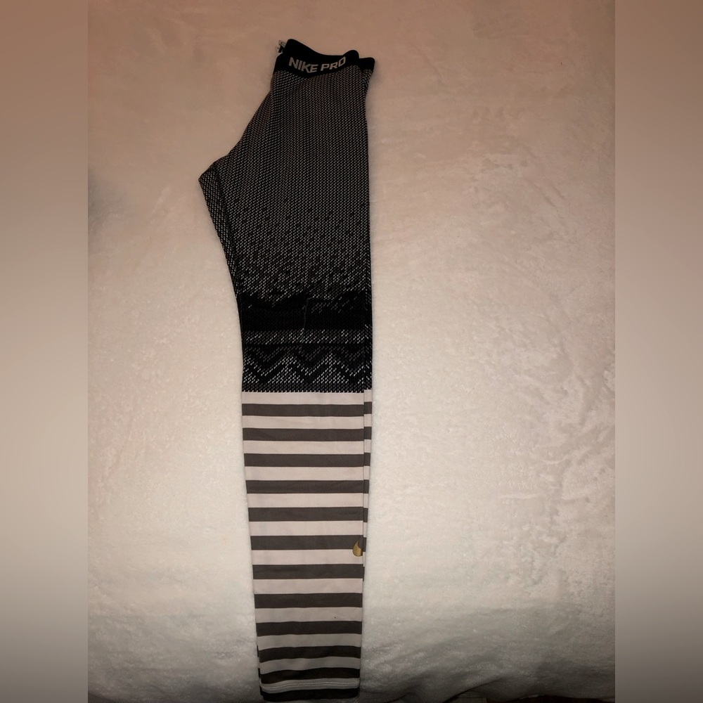 NikePro fleece leggings